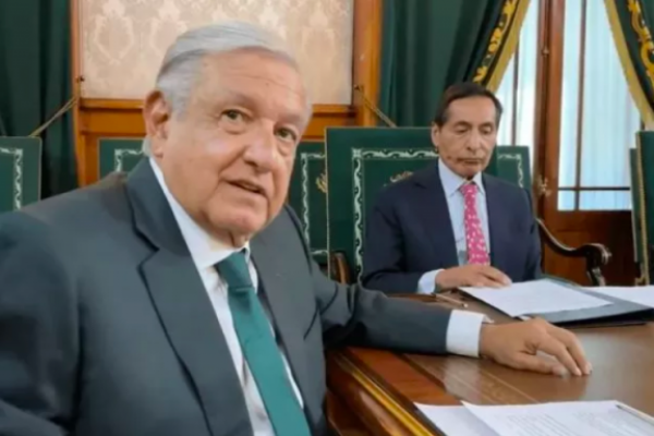 AMLO dice que la compra a Iberdrola de 13 plantas eléctricas es una "nueva nacionalización"