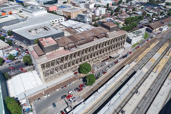 Concurso para rediseñar el ex edificio de Correos entra en fase final