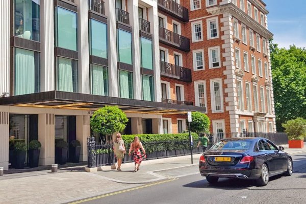 Dueño del Chelsea FC compra departamento de Álvaro Saieh en Londres