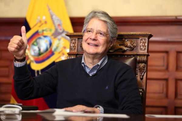 Ecuador firma acuerdo de libre comercio con China