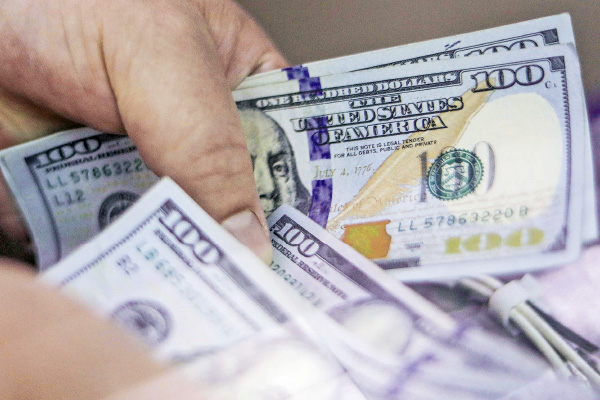 <p>Dólar en Chile: los factores que podrían llevarlo bajo $780 o a superar la marca de los $820</p>