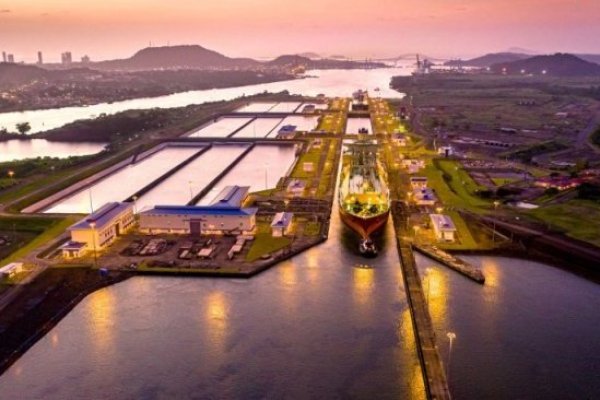 Sequía: Canal de Panamá reduce nivel de calado y navieras ajustan cargas pese a impacto en costos