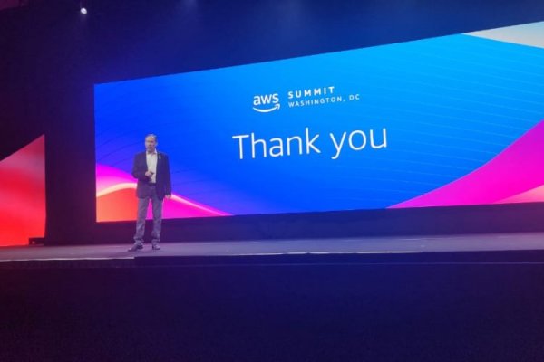 Amazon Web Services se compromete con la aceleración de la transformación digital del sector público en Summit 2023