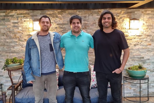 Nicolás Retamal, Fernando Avaria y Marcelo Torres, cofundadores de Dropit.