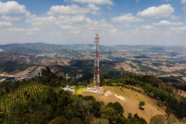 Movistar y Tigo firman acuerdo para desarrollar red compartida de acceso móvil en Colombia