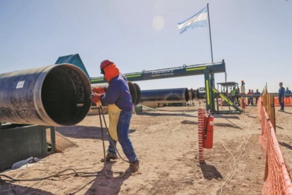 Vaca Muerta inicia llenado de emblemático gasoducto argentino en medio de protestas por más seguridad