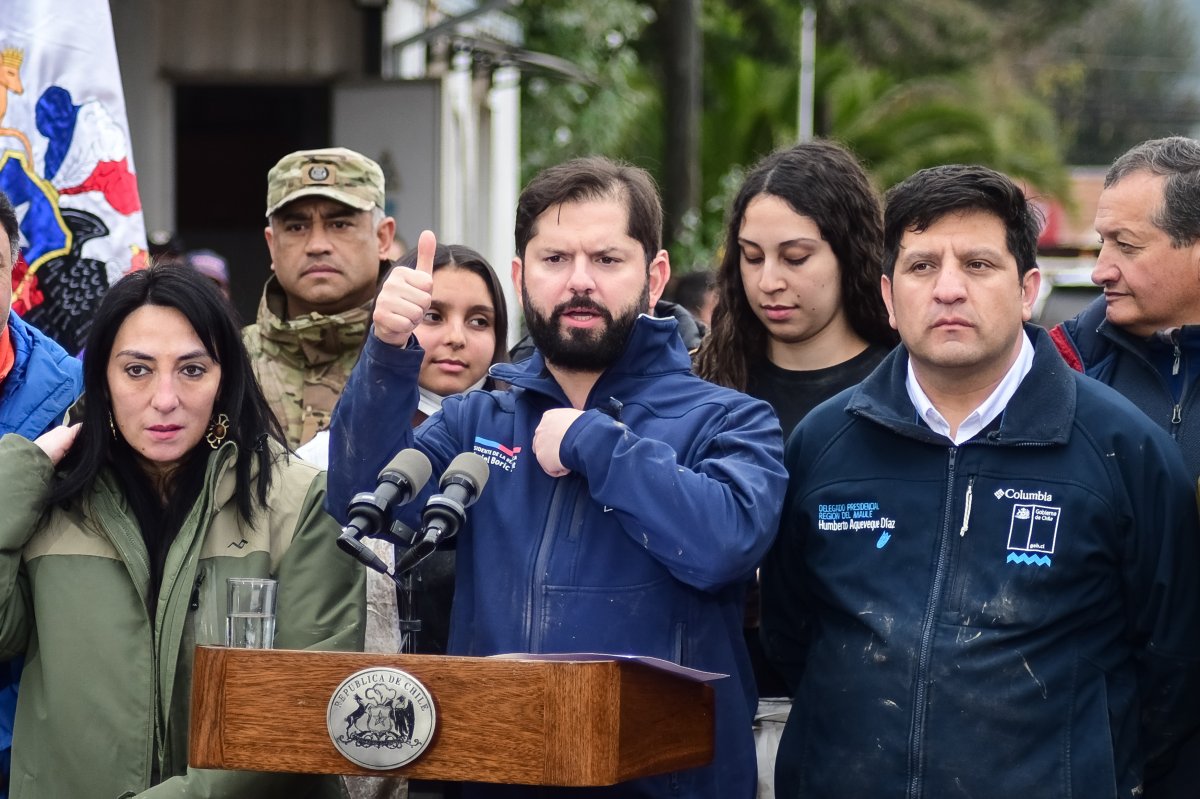 <p>Boric designará a encargado de reconstrucción tras las lluvias y fija plazo para nuevo hospital en Licantén</p>