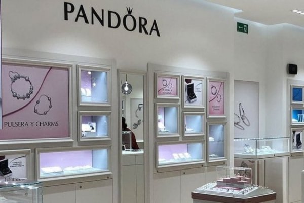 Pandora compra en Colombia 14 tiendas que pertenecían a su antiguo operador