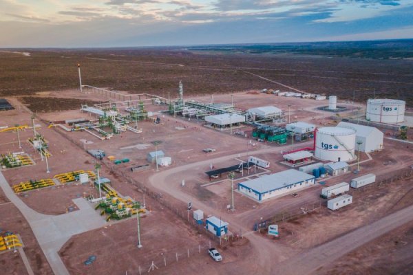 Exportaciones de petróleo a Chile y las ventas de GNL atraerán nuevos dólares a Argentina