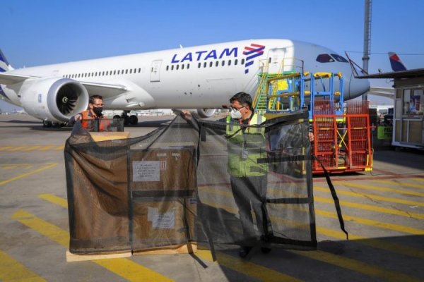 Latam Airlines elimina el 88% de plásticos de un solo uso a bordo de sus aviones en el primer semestre