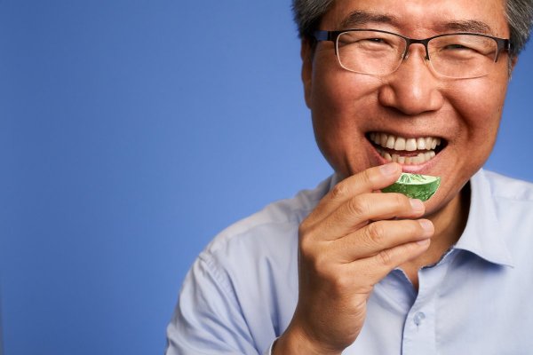 Ha-Joon Chang, el economista coreano que escribe de Boric en su último libro