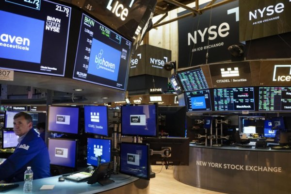 Tras malas noticias en China, Wall Street se sumó a la caída de las bolsas