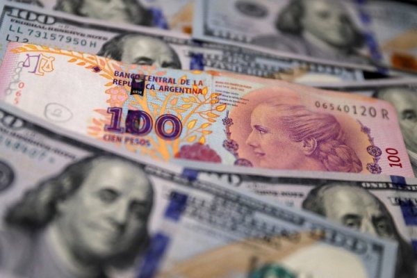 ¿Techo del efecto Milei?: Dólar Blue en Argentina abre en línea con el cierre de ayer