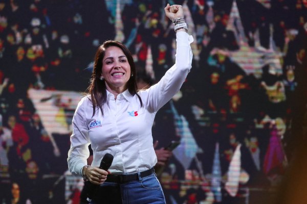 Quién es Luisa González, la favorita en las encuestas en las elecciones presidenciales de Ecuador