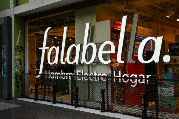 Salen dos ejecutivos de Falabella Inmobiliario