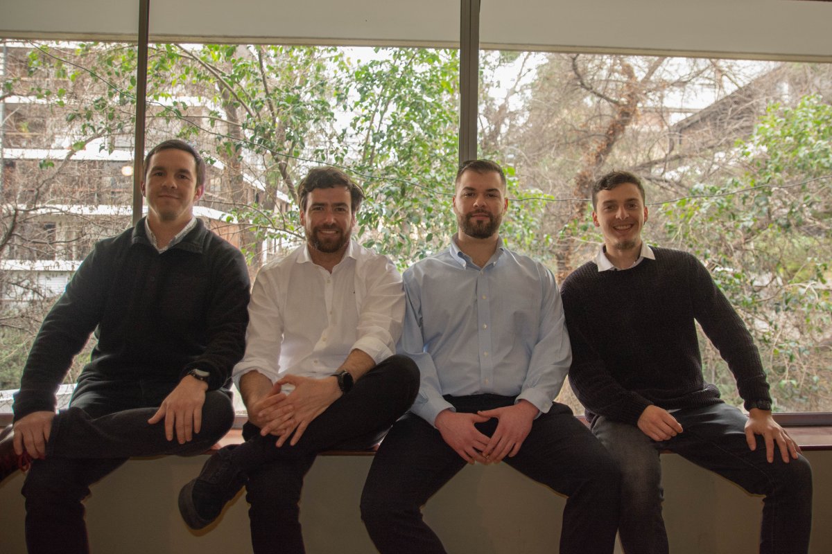 <p>Rafael Vera, Ian Sutherland, Pedro Grand y Hugo de la Fuente, parte del equipo de Swappi.</p>