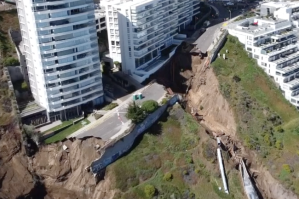 <p>Ahora en DF | Ministra de Obras Públicas revisa el nuevo socavón en el edificio Kandinsky de Viña del Mar</p>