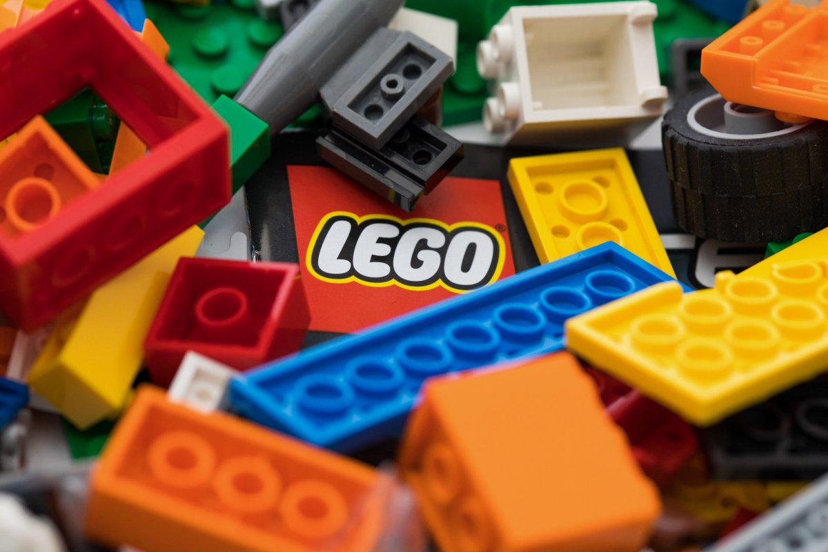 <p>Lego abandona sus planes de fabricar nuevos bloques a partir de botellas de plástico usadas</p>