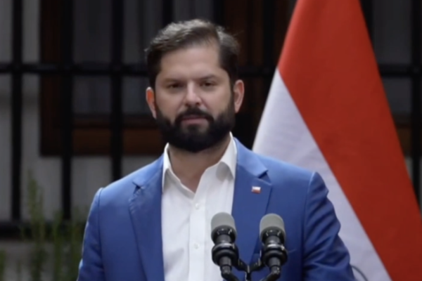 <p>Ahora en DF | Presidente de Paraguay de reúne con Boric y dice ver con atención el proceso constituyente chileno</p>