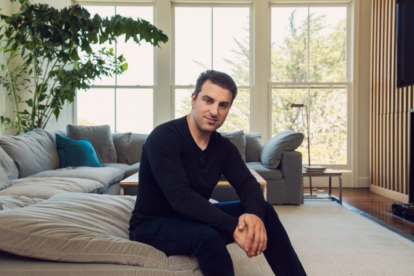 Brian Chesky, CEO de Airbnb: “Una gran forma de emprender es encontrar un problema que te gustaría que esté resuelto”