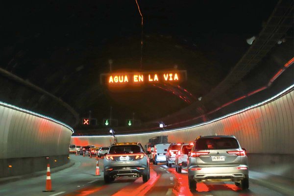 MOP y Sernac se enfrentan por quién defiende a usuarios de Autopista Vespucio Oriente