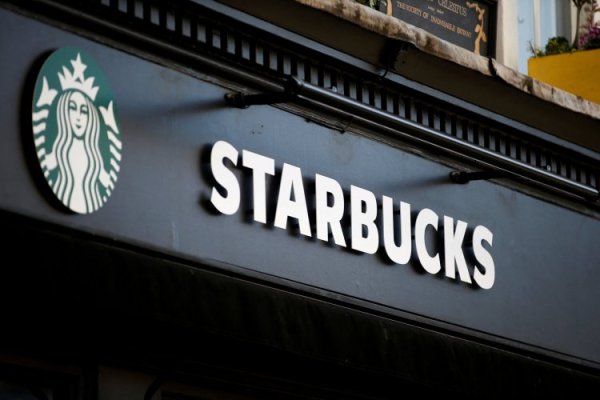 Starbucks en Brasil bajo protección por quiebra: su operadora SouthRock busca reestructuración