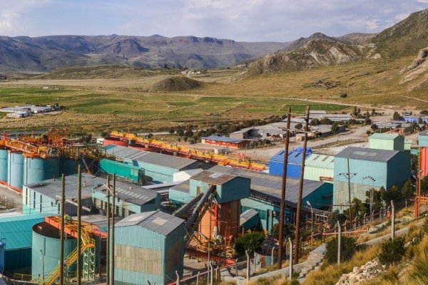 Bolsa de Perú celebra la llegada del brazo minero de Luksic: cierra su mejor semana desde mayo de 2009