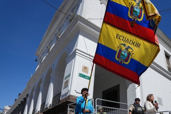 Los bonos de Ecuador caen tras la ola de violencia y declaratoria de conflicto armado