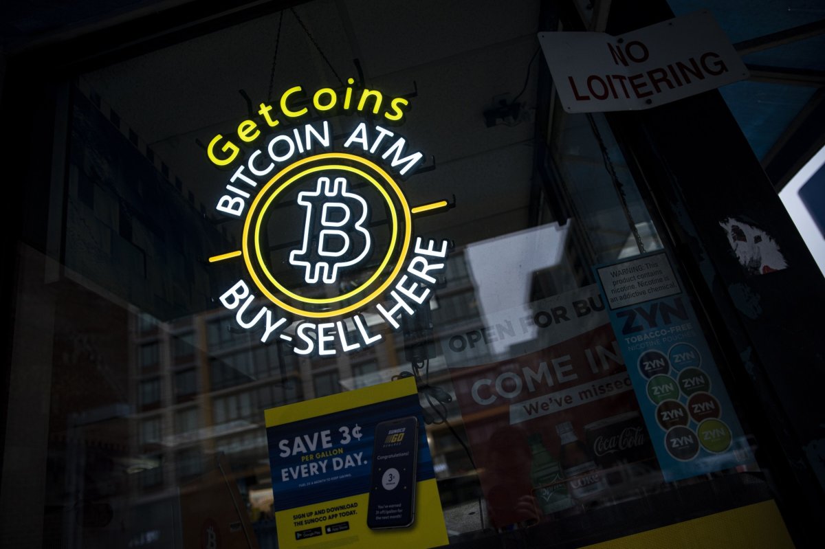 <p>Bitcoin se dirige a cerrar su peor semana desde agosto por la caída en la demanda de sus nuevos ETF</p>