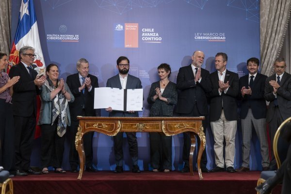 Presidente Gabriel Boric promulgó la Ley Marco de Ciberseguridad e Infraestructura Crítica. Foto: Presidencia