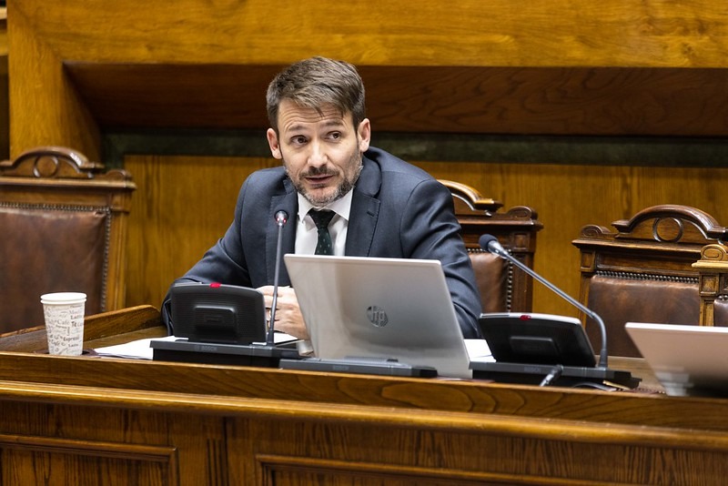 <p>Diego Pardow, ministro de Energía, expuso en la Sala del Senado.</p>