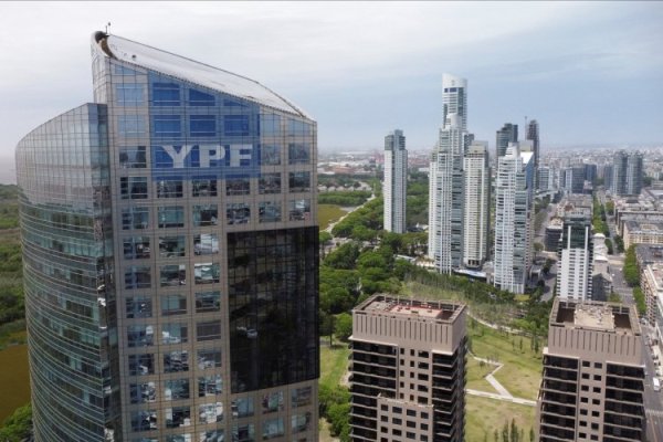 Argentina YPF reenfoca su negocio: venderá filiales en Chile y Brasil, y busca nuevamente desprenderse de Metrogas