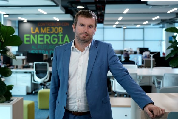 <p>CEO de Colbún interpela duramente a su par de Enel Distribución por cortes de luz: "No descansaré hasta que se les termine su concesión"</p>