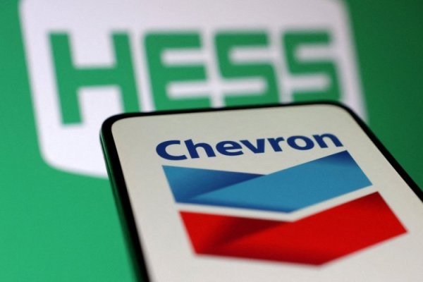 El Presidente de Guyana aplaude la oferta de Chevron para comprar un proyecto petrolero de US$ 150.000 millones