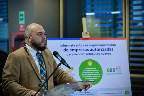 <p>Gobierno elabora registro de 680 empresas formales para evitar fraudes en las ventas de vehículos</p>