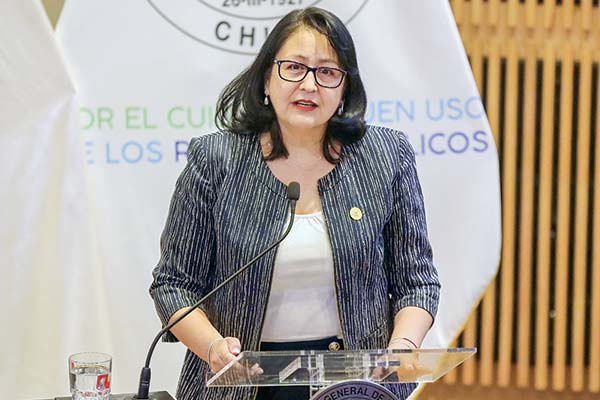 La contralora general (s) de la República, Dorothy Pérez, recibió a la Asociación de Gobernadores Regionales.