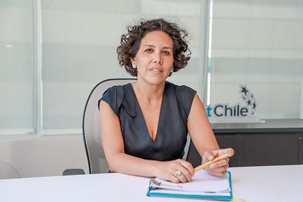 Karla Flores, directora de InvestChile. Foto: Jonathan Duran