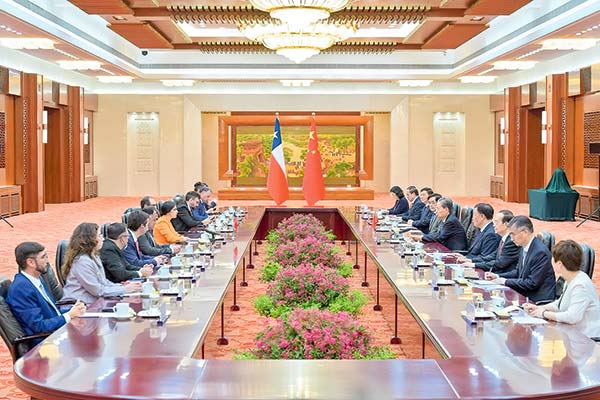 La delegación de diputados fue recibida en el Gran Palacio del Pueblo, en Beijing.