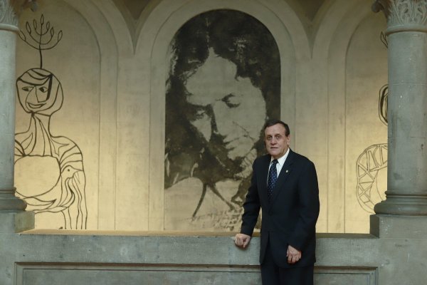 La bandera cultural del rector Sánchez en la UC