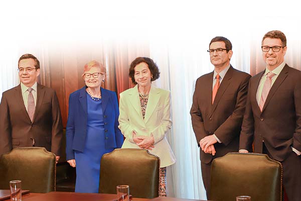 Luis Felipe Céspedes, Stephany Griffith-Jones, Rosanna Costa, Alberto Naudon y Claudio Soto. Foto: Julio Castro