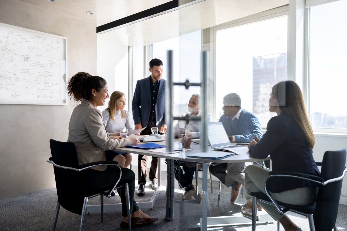 <p>Mayores de 60 años son los más felices en el trabajo y los más jóvenes los menos</p>