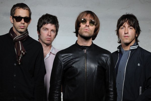 La historia de la última entrevista a Oasis en Chile a propósito del anuncio de reunificación de la banda