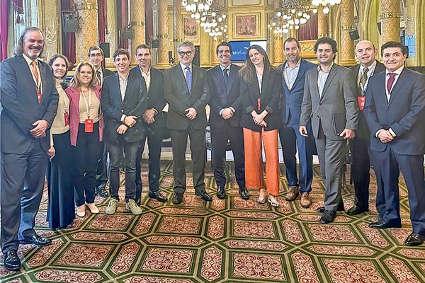 Unas 50 personas acudieron al encuentro con el ministro Mario Marcel.