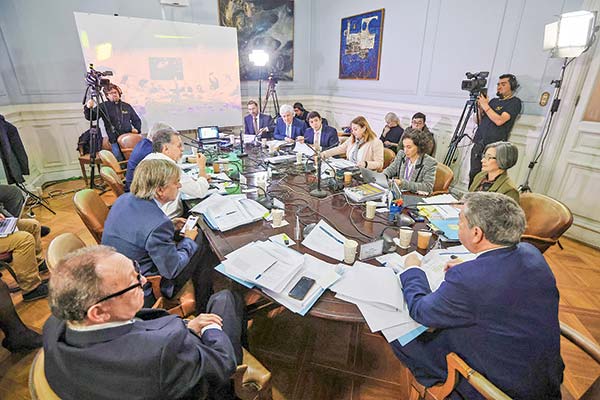 La ministra de Hacienda (s), Heidi Berner, asistió a la comisión de Hacienda del Senado. Foto: Senado