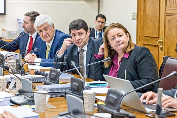 Autoridades de Hacienda y del SII lideraron la tramitación por el lado del Ejecutivo. Foto: Senado