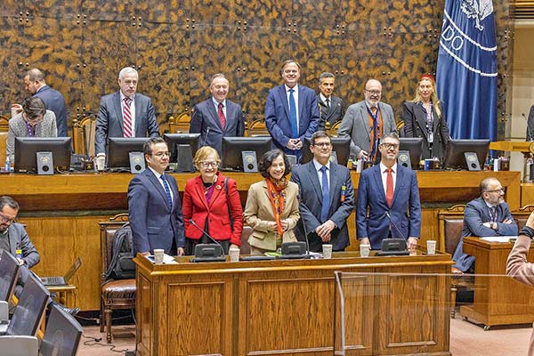 El consejo del Banco Central presentó el miércoles pasado el IPoM en el Senado. Foto: Senado