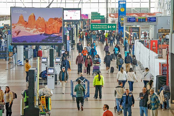 Tráfico aéreo internacional registra por primera vez cifras acumuladas superiores a las de prepandemia