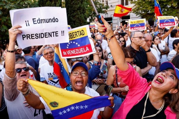 España queda bajo la lupa tras ser acusada de ayudar a Venezuela a exiliar al líder opositor Edmundo González