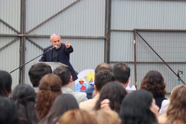 El gobernador de Valparaíso, Rodrigo Mundaca, lidera la asociación que reúne a sus pares del país.