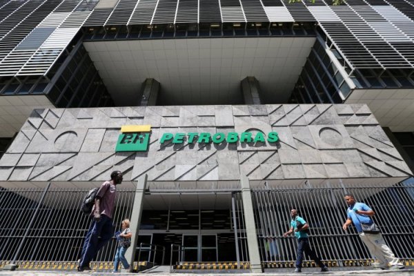 Petrobras acuerda con YPF de Argentina evaluar oportunidades de negocios en el segmento de producción y exploración